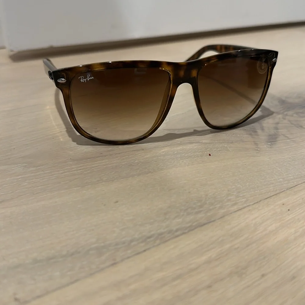 Rayban Sunglasses - Picture 3 of 4